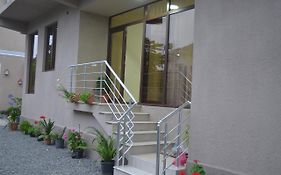 Lia Guest House